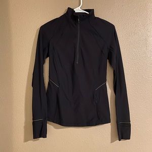 Lululemon Quarter Zip. Black.